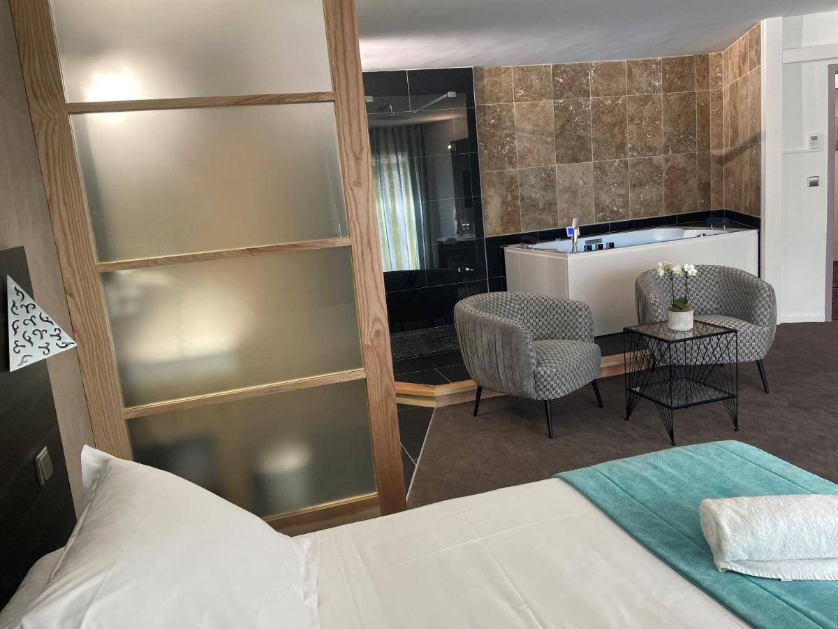 Logis Hotel Restaurant Spa Les Oliviers Лорьоль-сюр-Дром Экстерьер фото