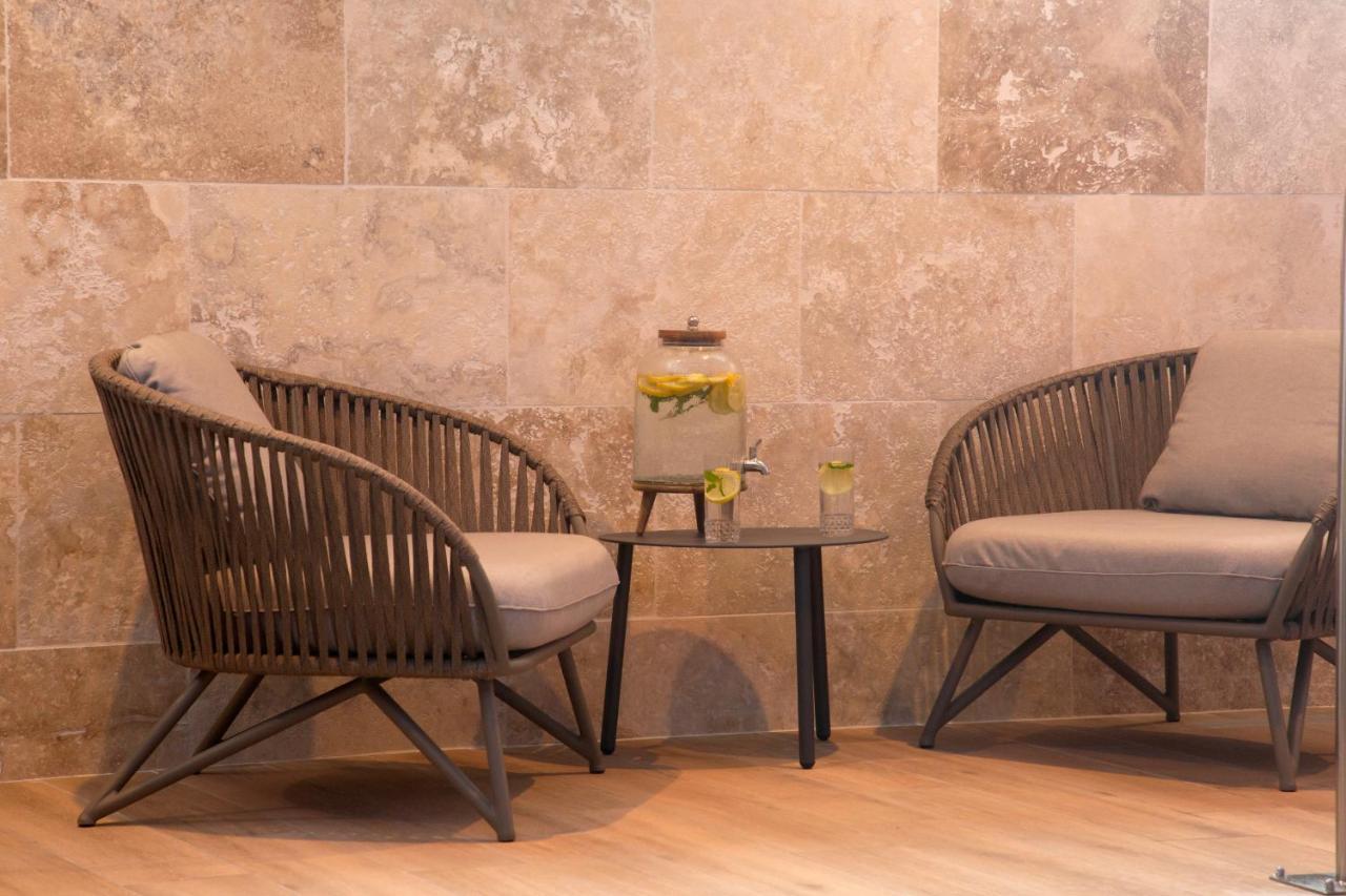 Logis Hotel Restaurant Spa Les Oliviers Лорьоль-сюр-Дром Экстерьер фото