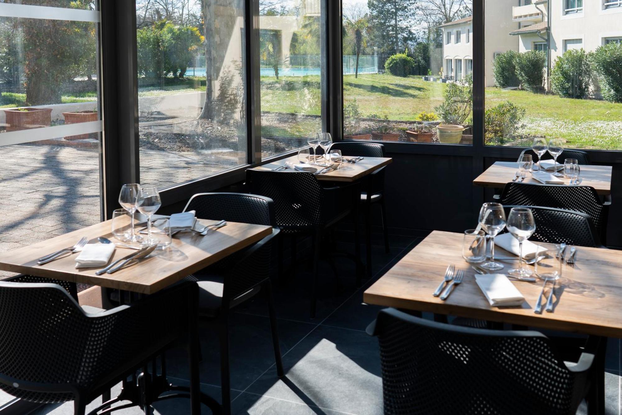 Logis Hotel Restaurant Spa Les Oliviers Лорьоль-сюр-Дром Экстерьер фото